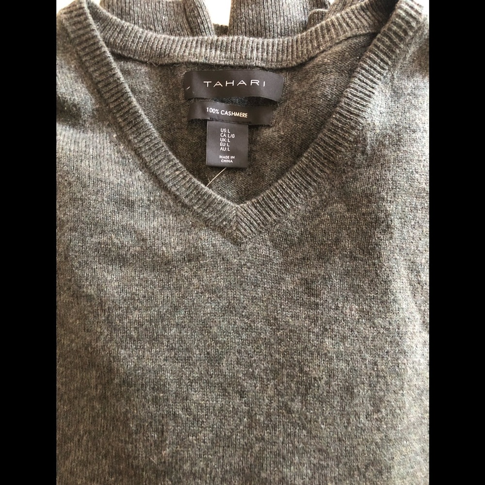 Tahari cashmere sweater 🆕